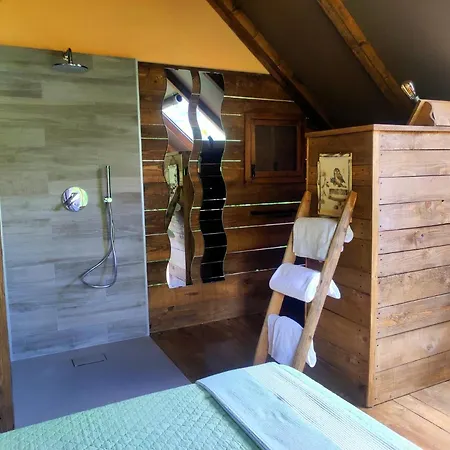 Glamping Pian Delle Ginestre Luxury tent Sassetta